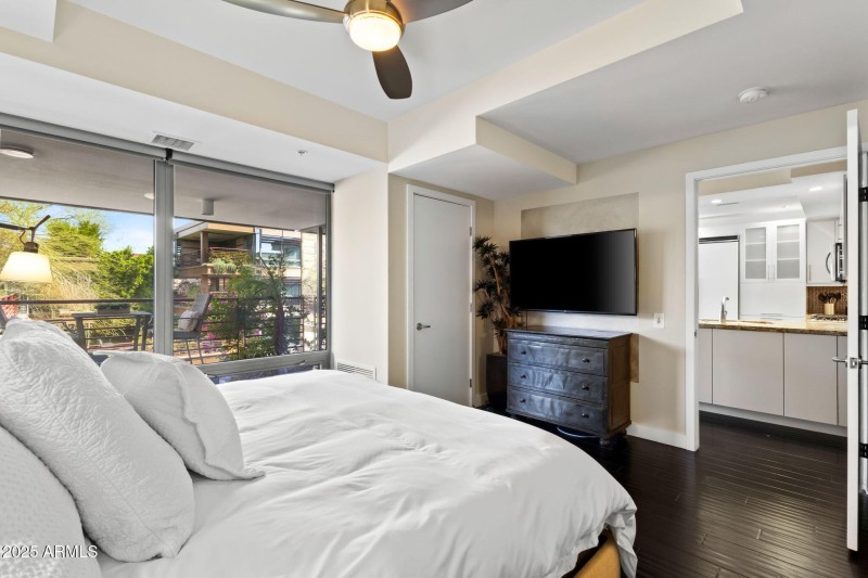 38-web-or-mls-7147-e-rancho-vista-dr