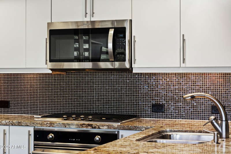 21-web-or-mls-7147-e-rancho-vista-dr