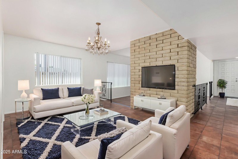 10-Kaler - Living Room - Modern - 2