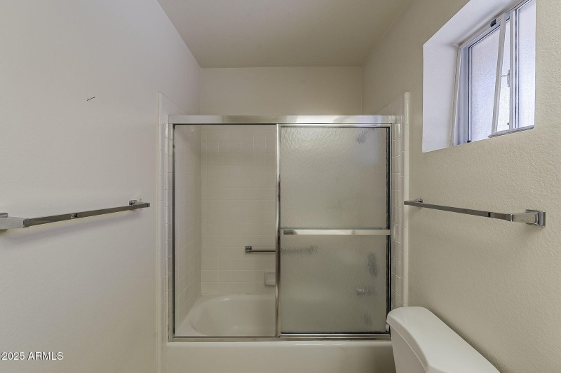 36-web-or-mls-Navarro Ave-36