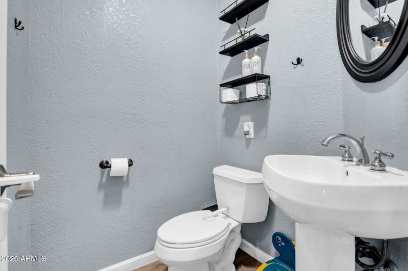 11-web-or-mls-6064 E Ingram St-11