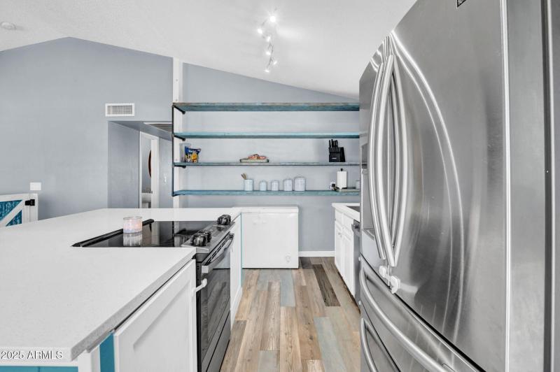 10-web-or-mls-6064 E Ingram St-10