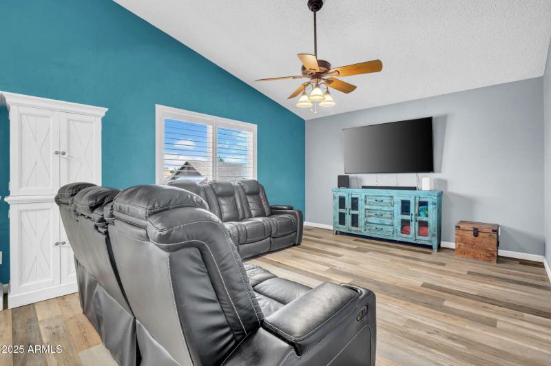 5-web-or-mls-6064 E Ingram St-5