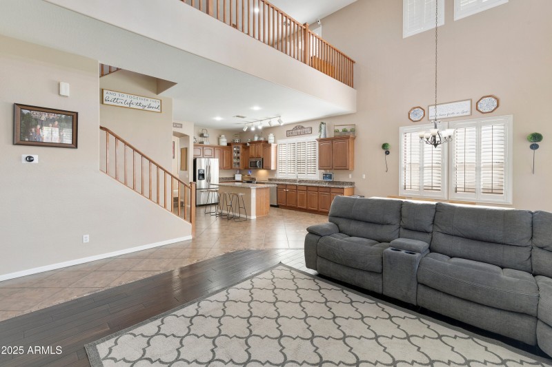 1419 W-017-032-dlb-MLS_Size