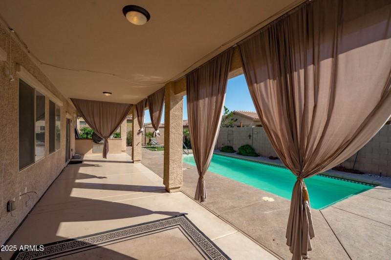 46-Large Covered Patio