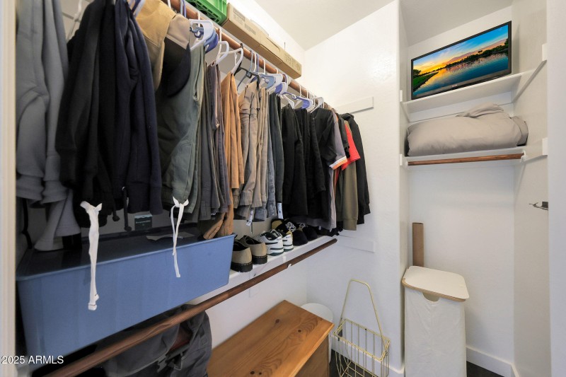 Walk-in Closet