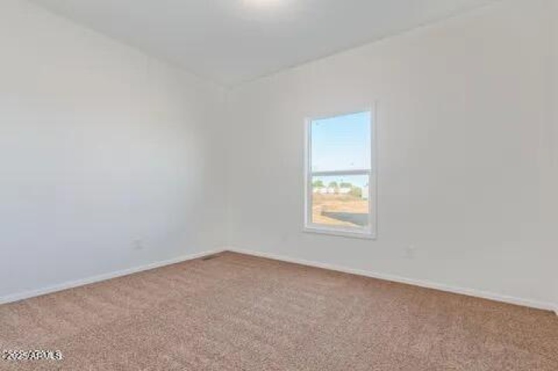 3EF9C84B-D844-4EEE-87F4-F0702EC342CA