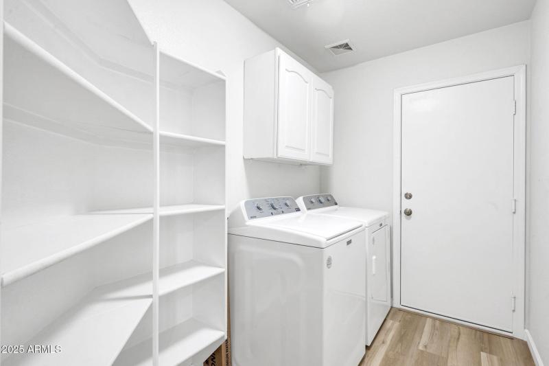 mls_1125 E Milada Dr-27