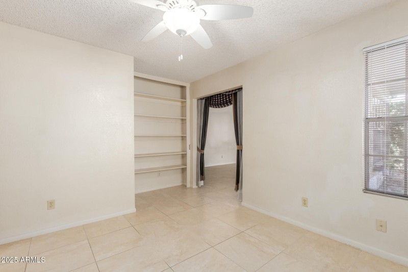 Office/Study/Den/Potential Bedroom