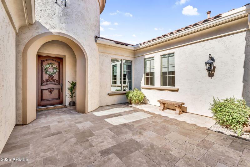 6-web-or-mls-610 W Tonto Dr - 4