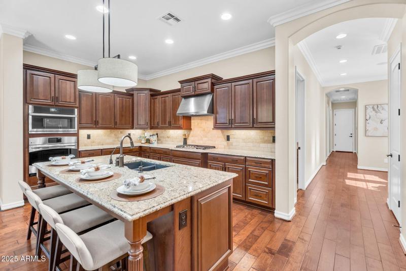 15-web-or-mls-610 W Tonto Dr - 13