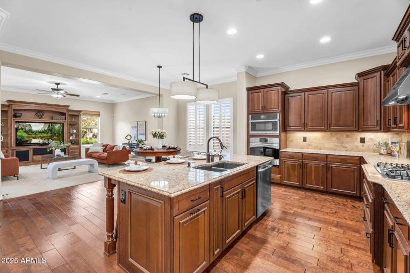 16-web-or-mls-610 W Tonto Dr - 14