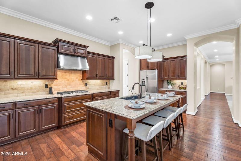 18-web-or-mls-610 W Tonto Dr - 16