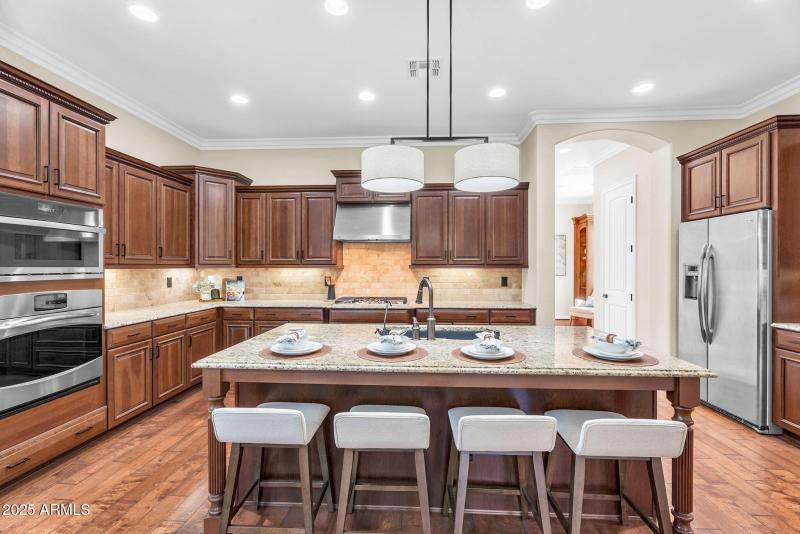 20-web-or-mls-610 W Tonto Dr - 18