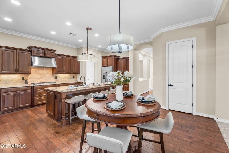 21-web-or-mls-610 W Tonto Dr - 19