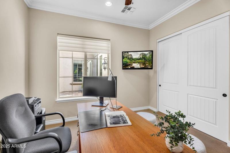 25-web-or-mls-610 W Tonto Dr - 44