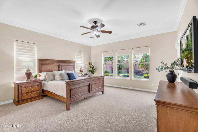 26-web-or-mls-610 W Tonto Dr - 22