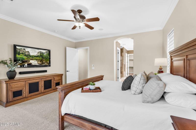 27-web-or-mls-610 W Tonto Dr - 23