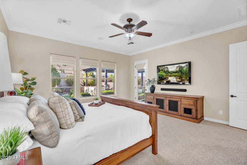 28-web-or-mls-610 W Tonto Dr - 24