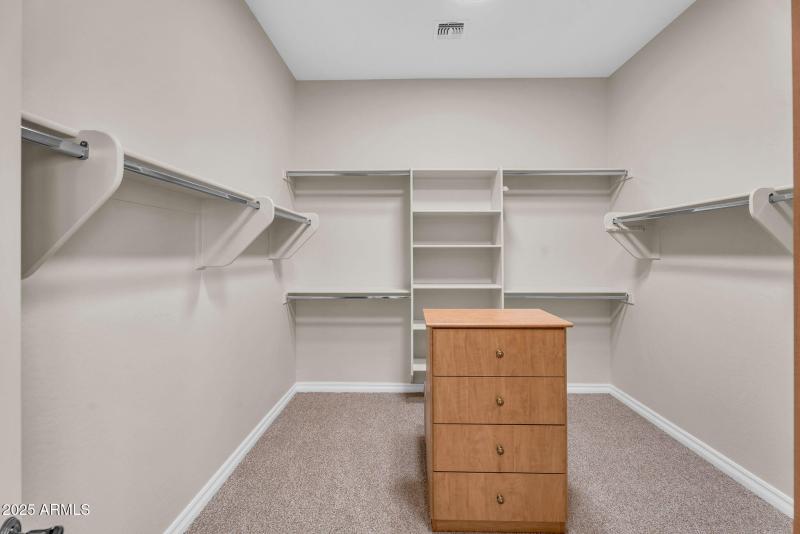 38-web-or-mls-610 W Tonto Dr - 33