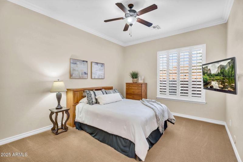 40-web-or-mls-610 W Tonto Dr - 36