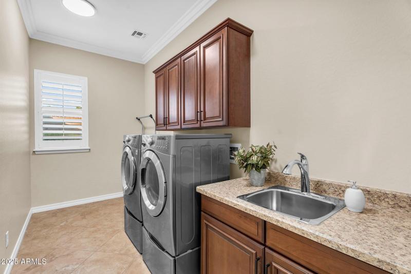 47-web-or-mls-610 W Tonto Dr - 45