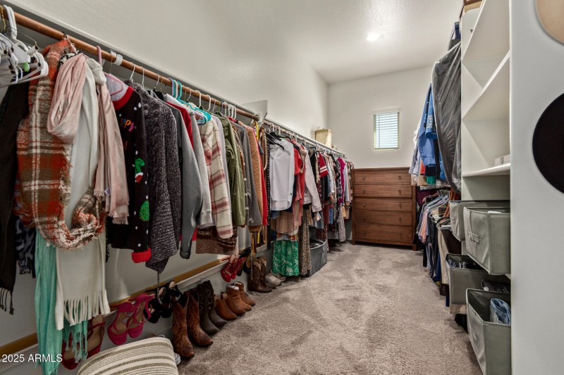 Main Bedroom Walk In Closet