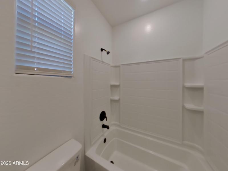 13_pc_FHQBYVfFF9_IPKEbI7H5H_layout_0