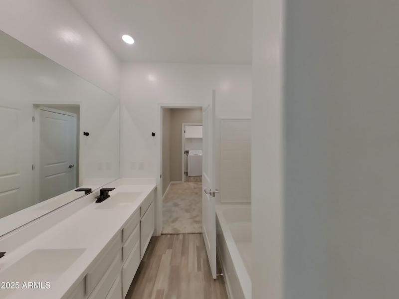 15_pc_dIYDiNlXIF_Kdw20BDs6z_layout_1