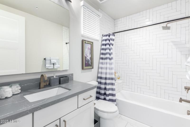 L 025 - 29 - Osborn - Guest Bath Upstair