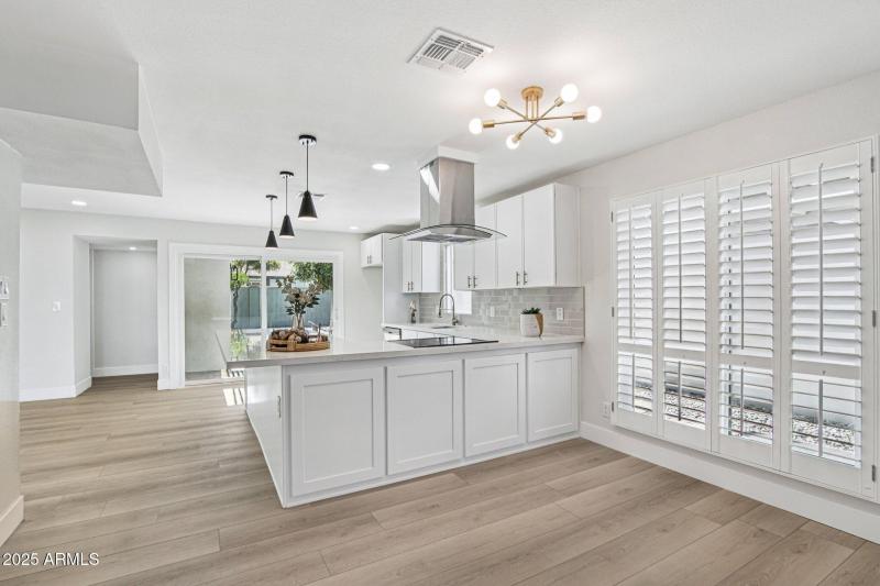 8-web-or-mls-N Majorca Way-1006-008