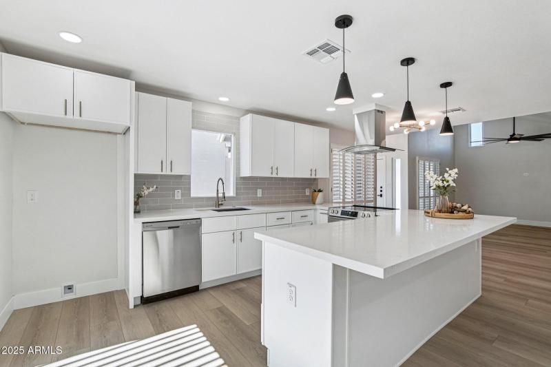 10-web-or-mls-N Majorca Way-1006-010