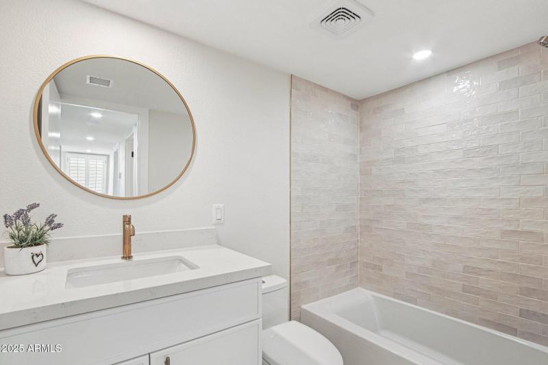 19-web-or-mls-N Majorca Way-1006-019