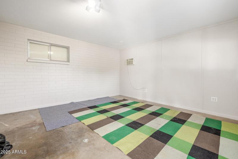 Extra room with private entrance