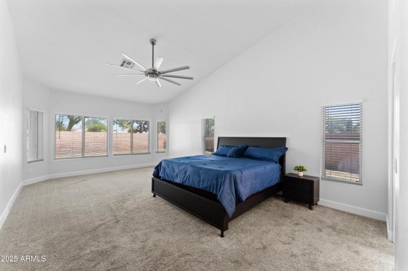 29-029-primary-bedroom