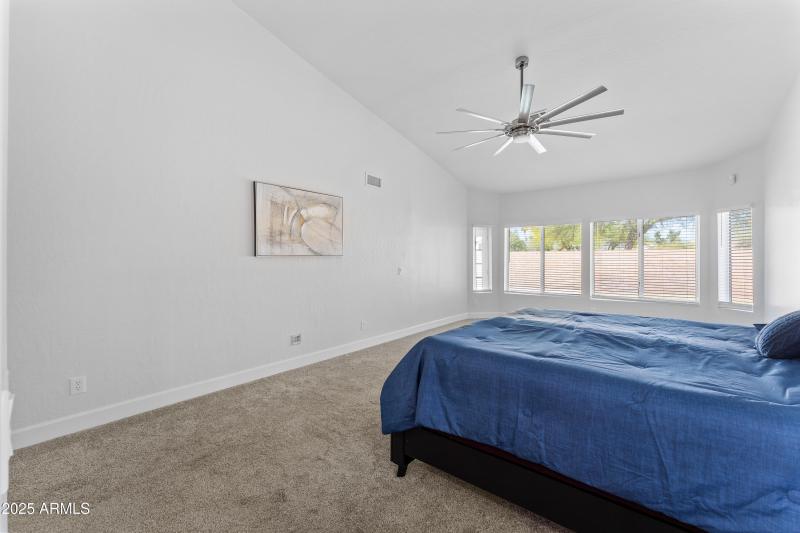 30-030-primary-bedroom