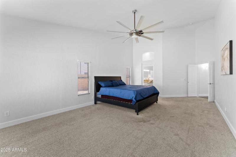 31-031-primary-bedroom