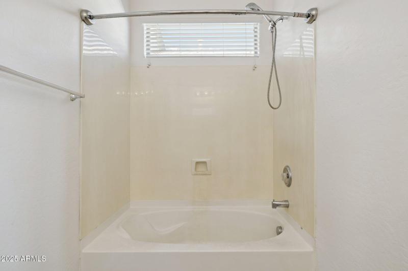 18-web-or-mls-43213-n-vista-hills-dr