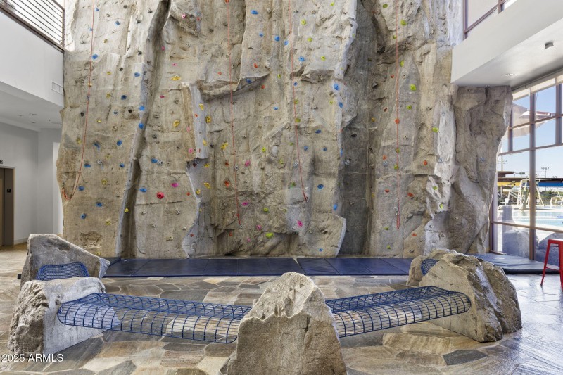 83-web-or-mls-43213-n-vista-hills-dr