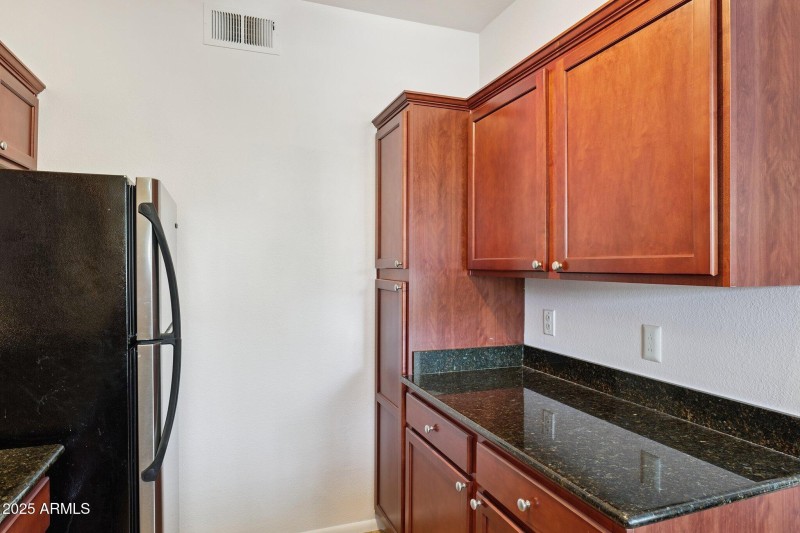 11-web-or-mls-7009-e-acoma-dr-1137