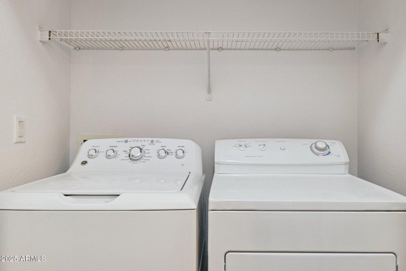 21-web-or-mls-7009-e-acoma-dr-1137