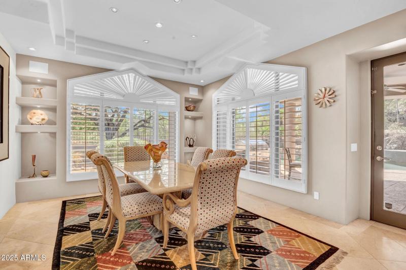 DINING WITH DIRECT ACCESS TO BACK PATIO