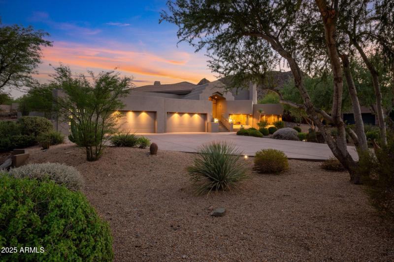 FRONT + MOTOR COURT VIEW (SUNSET)