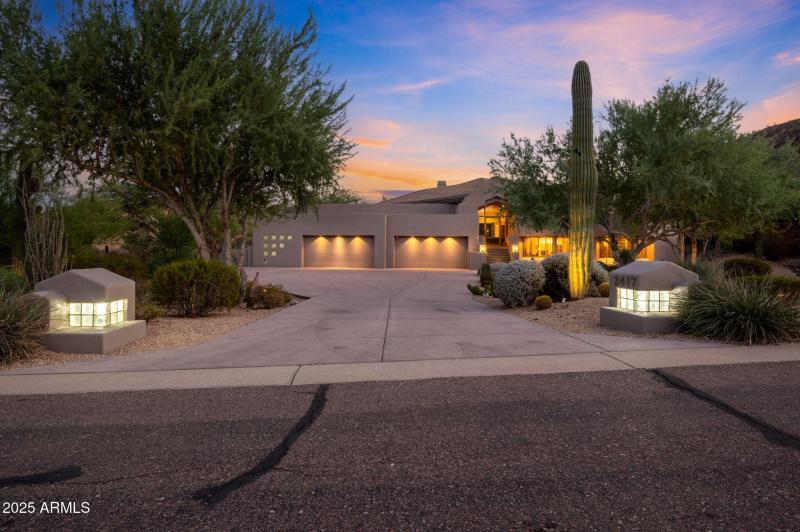 FRONT DRIVEWAY + MOTOR COURT VIEW (SUNSE