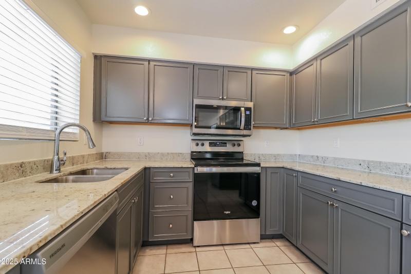 233020-photo-629f720dad974