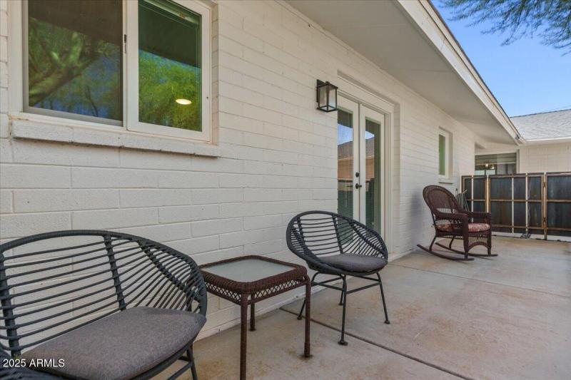 05-Front porch