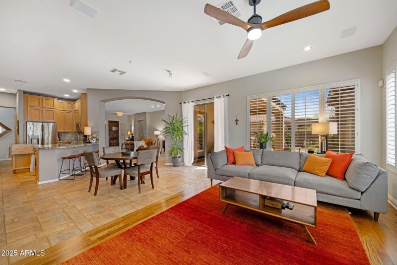 41646 N EMERALD LAKE DR