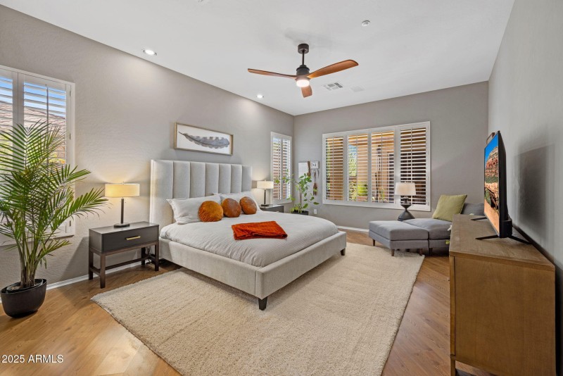 41646 N EMERALD LAKE DR