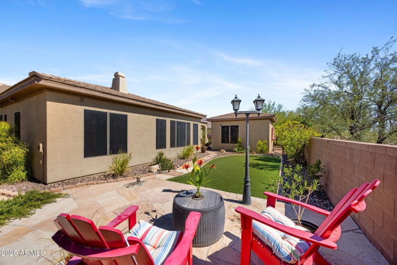 41646 N EMERALD LAKE DR