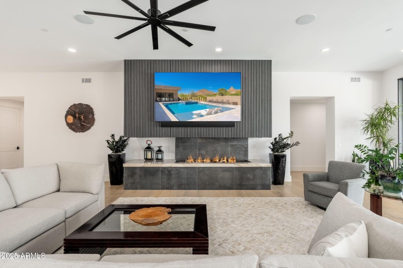 10160 E Saddle Horn Trl